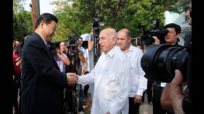 Visita vicepresidente chino centro de salud en Cuba