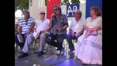 Amaury Pérez durante la presentación