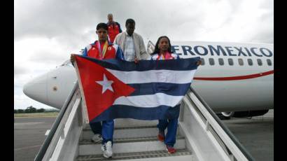 Último grupo de la delegación cubana arribó a la Patria