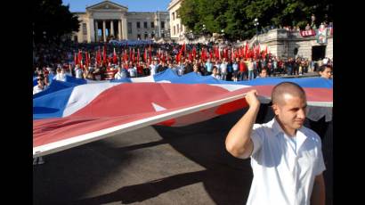 Marcha en tributo a los ocho estudiantes de medicina