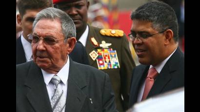 Presidente cubano Raúl Castro llegó a Caracas