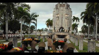 Fuerzas Armadas Revolucionarias rinden homenaje a José Martí 