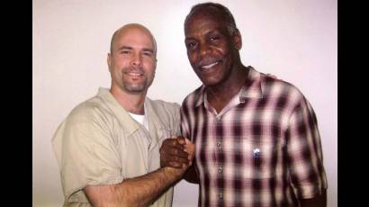 Gerardo Hernández y Danny Glover