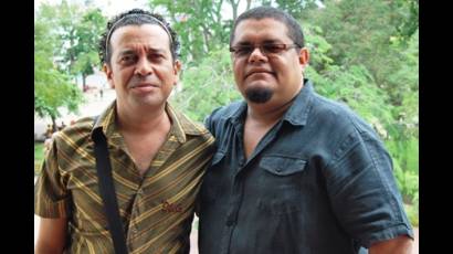 David Álvarez y el trovador Eduardo Sosa