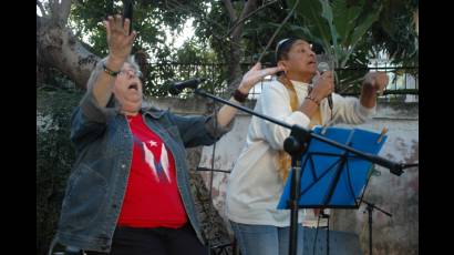 Sara González y Martha Campos