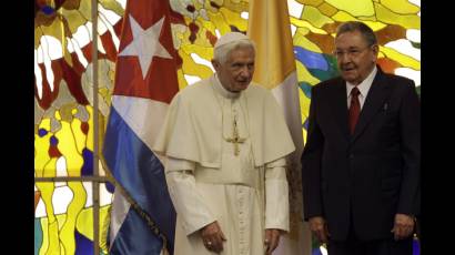 Papa Benedicto XVI y Raúl Castro