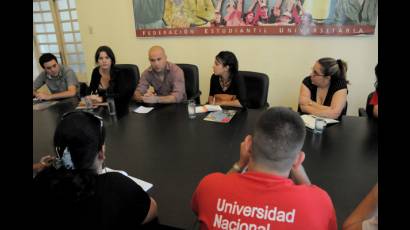 Delegación juvenil chilena en Cuba