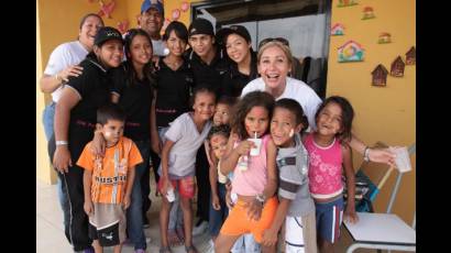 Ser feliz y construir felicidad es la decisión de los venezolanos