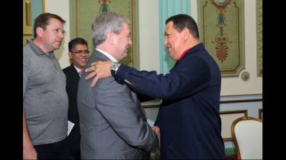 Hugo Chávez y Vladimir Shemashko