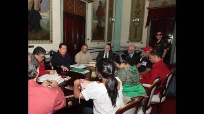 Presidente Chávez y su gabinete ministerial