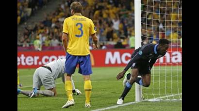 Partido por el campeonato del grupo D entre Suecia e Inglaterra