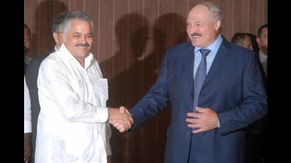 Lukashenko visita Cuba