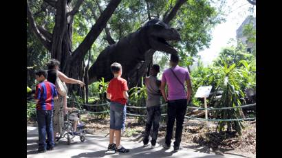 Dinosaurios en el parque