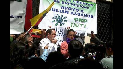 Ecuador explica sobre petición de Julian Assange