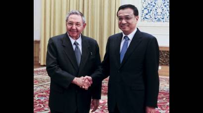Raúl Castro y Li Keqiang
