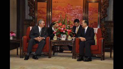 Raúl durante su encuentro con Wen Jiabao