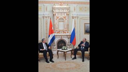 Raúl Castro y Vladimir Putin