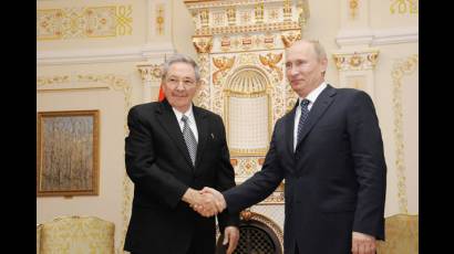 Raúl Castro y Vladimir Putin