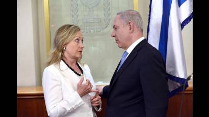 Clinton y el primer ministro israelí Benjamin Netanyahu