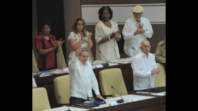 Asiste Raúl a periodo de sesiones de la Asamblea Nacional 