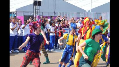 Izaje de la bandera cubana en Londres