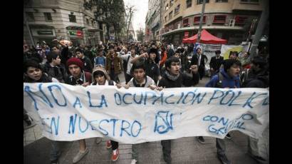 Estudiantes marchan en Santiago