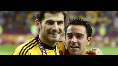Iker Casillas y Xavi Hernández
