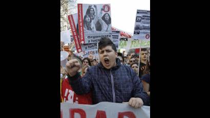 Jóvenes estudiantes españoles