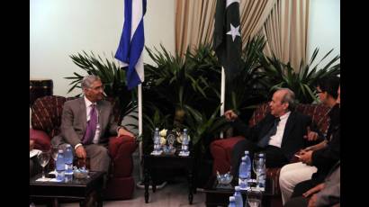 Encuentro con el presidente del Senado de Paquistán en La Habana