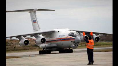 Llega a Cuba avión ruso con ayuda para Cuba