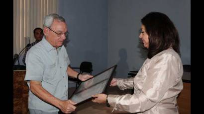 Entregan a Cuba actas notariales de Martí, Mella y el Che