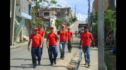 Columna Juvenil recorren las calles de Santiago de Cuba