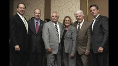 Lincoln Díaz Balart, senador George LeMieux, Dexter Lehtinen, Ileana Ros Lehtinen, Enrique Ros y Miguel Díaz de la Portilla