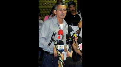  Rubén Zamora, delegado de las FARC-EP