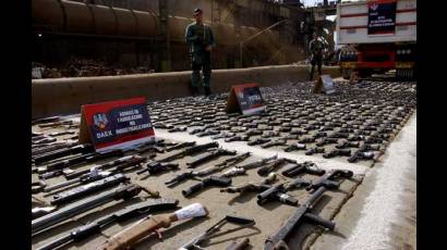 venezuela destruye armas de fuego