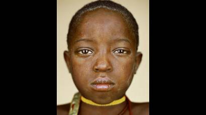 Retratos en los rostros de los Hadza