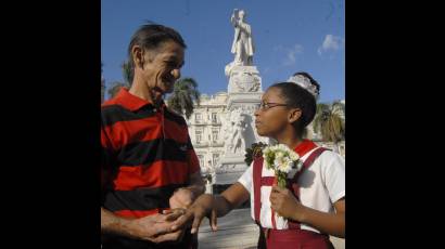 Alumnos cubanos reciben sortija de Martí