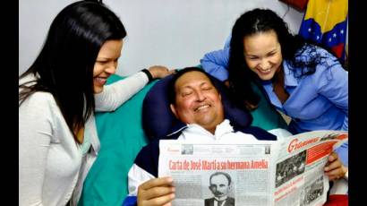 Hugo Chávez junto a sus hijas