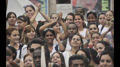 Jóvenes cubanos