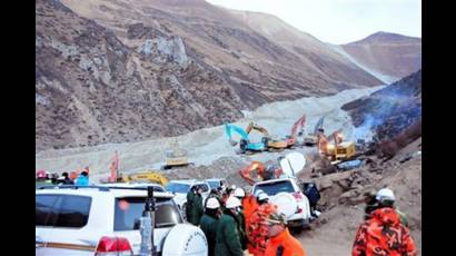 Mineros chinos sepultados por alud