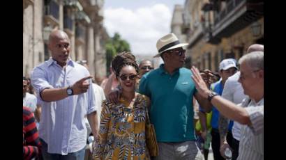 Visita de la pareja por La Habana Vieja