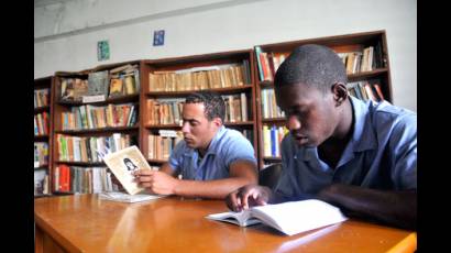 Biblioteca en el Centro de Jóvenes