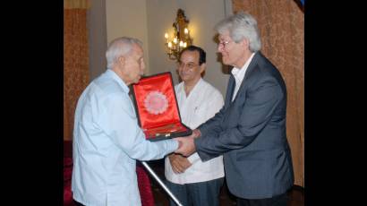 Premio Abelardo Raidi a Elio Menéndez