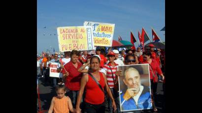 Desfile del pueblo cienfueguero