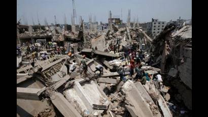 Derrumbe de edificio en Bangladesh