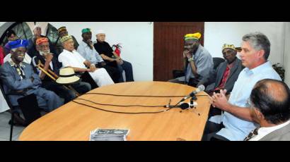 Sostuvo Díaz-Canel encuentro con miembros de la Asociación Yoruba de Cuba