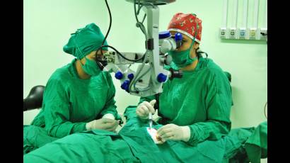 Médicos oftalmólogos