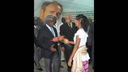Presidente de Sao Tomé y Príncipe visita la ELAM