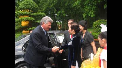 Encuentro entre la vicepresidenta de Vietnam, Nguyen Thi Doan, y el primer vicepresidente de Cuba, Miguel Díaz-Canel Bermúdez