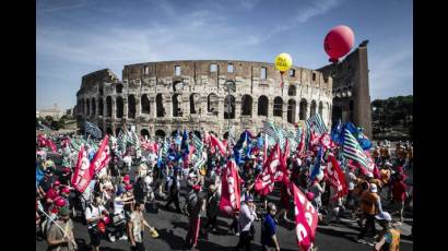 Sindicatos protestan en Roma